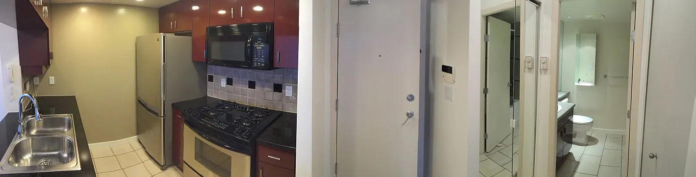 1033 Marinaside Cres — Photo 2