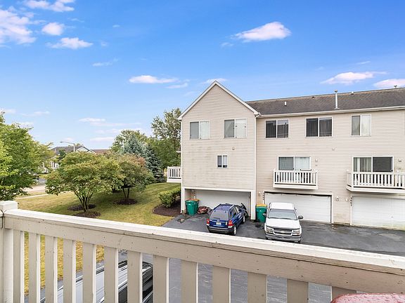 3rd image of 2670 Canyon Dr