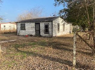 1023 S Bluebonnet St, Mathis, TX 78368