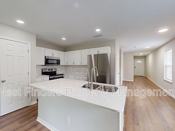 4th image of 8602 Eaton Ave