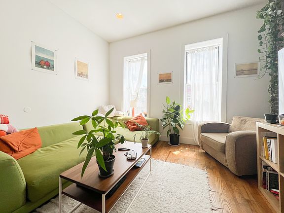 4th image of 909 Jefferson Ave #2L