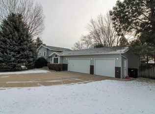 807 Browning Ave, Bismarck, ND 58503