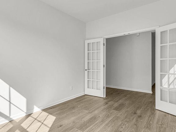 3rd image of 381 Alexis Loop