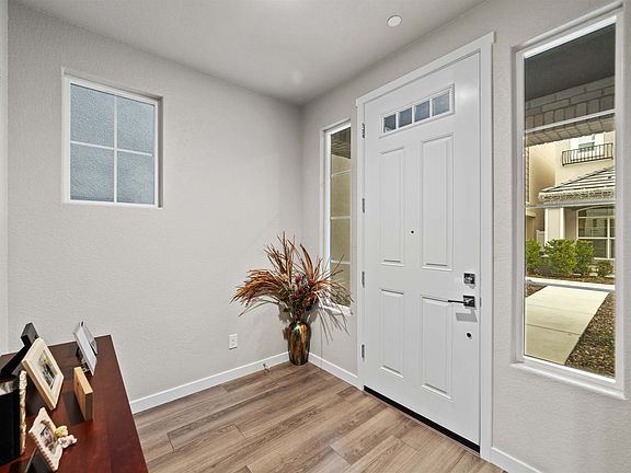5th image of 3291 Warbler Ct