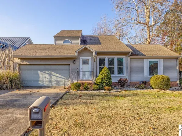 309 Golf Cart Dr, Mayfield, KY 42066