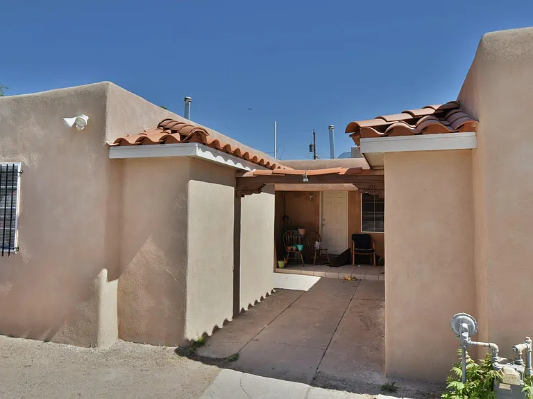 Large, Updated 1 Bedroom in the North Valley With Large Yard — Photo 2