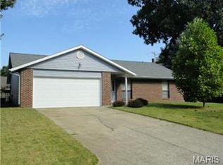 15 Bluffwood Ct, Saint Charles, MO 63301