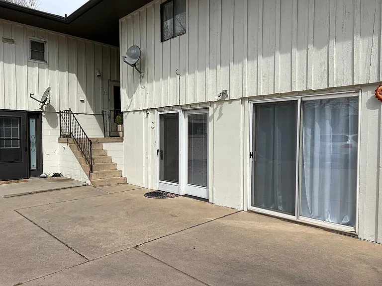 1005 W Prospect Rd #C — Photo 10