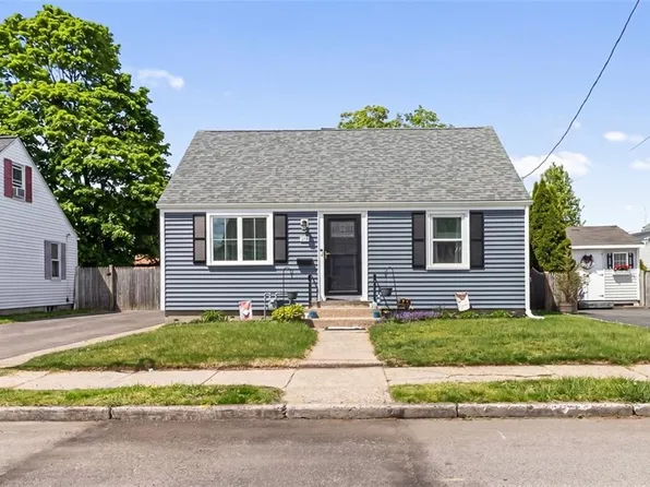 107 Olympia Ave, Pawtucket, RI 02861