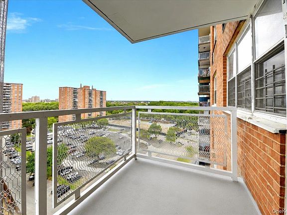 3rd image of 880 Boynton Avenue #13A