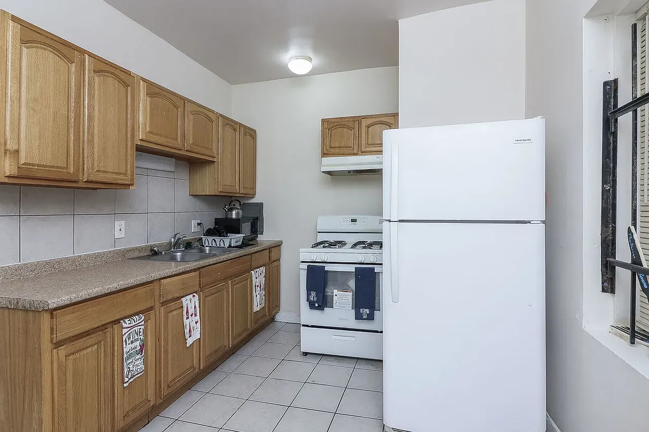2 bed, $1,400 — Photo 3