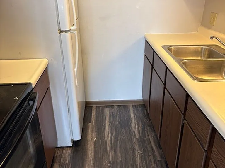 209 Estelle St #C2 — Photo 7