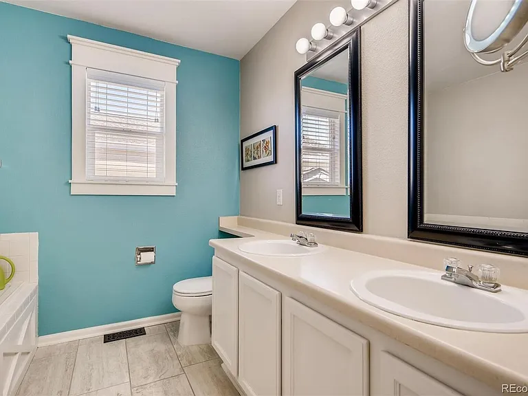 1118 Riddlewood Ln — Photo 23