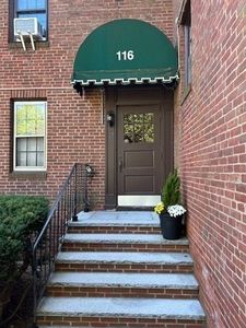116 Floral St APT 6, Newton, MA, 02461