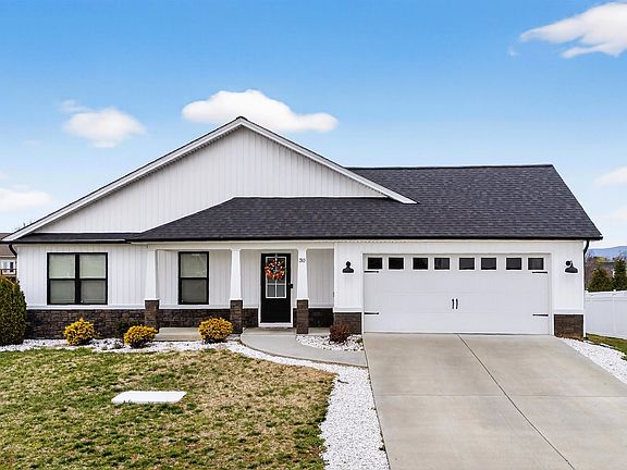 3rd image of 30 Oakbridge Dr