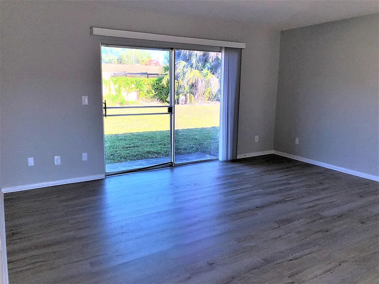 1920 W Lakeview Blvd #4 — Photo 7