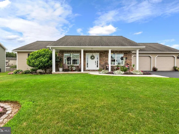 185 Masters Dr, Denver, PA 17517