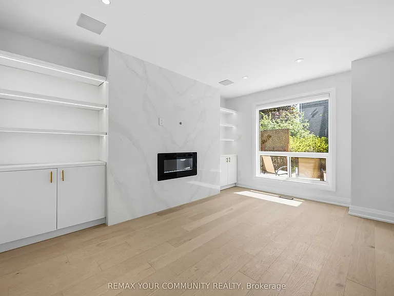 251 Osmond Cres — Photo 18