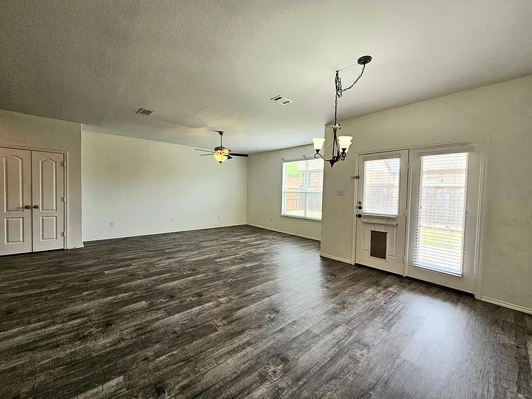 3905 Polar Brook Dr — Photo 9