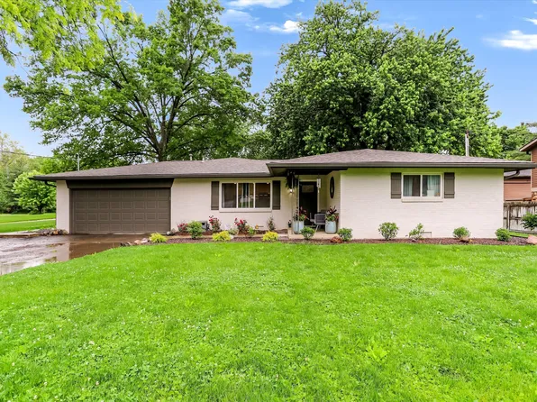 734 N Peterman Rd, Greenwood, IN 46142