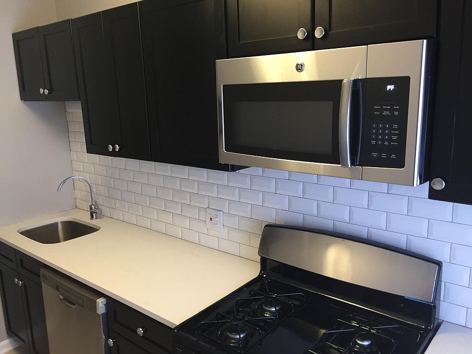 1st image of 837 W Sunnyside Ave #109