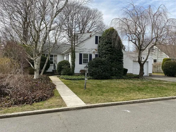 5 Raymond Court, Sea Cliff, NY 11579