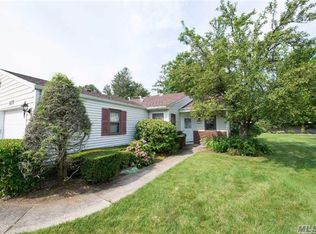 177 Knolls Dr, Stony Brook, NY