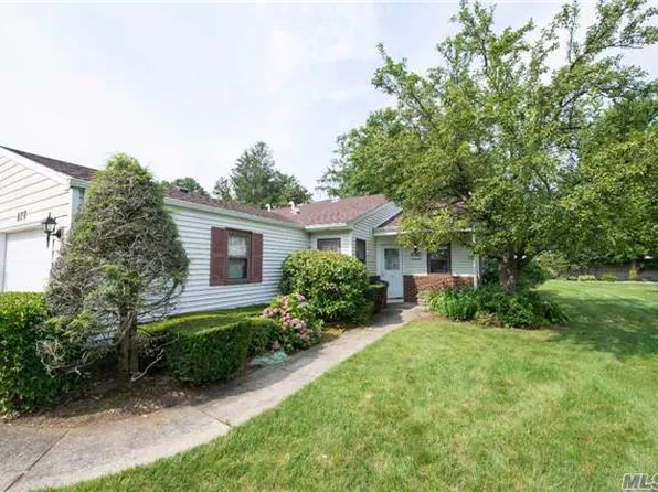 177 Knolls Dr, Stony Brook, NY 11790