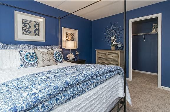 Secondary bedroom in the Bayard
