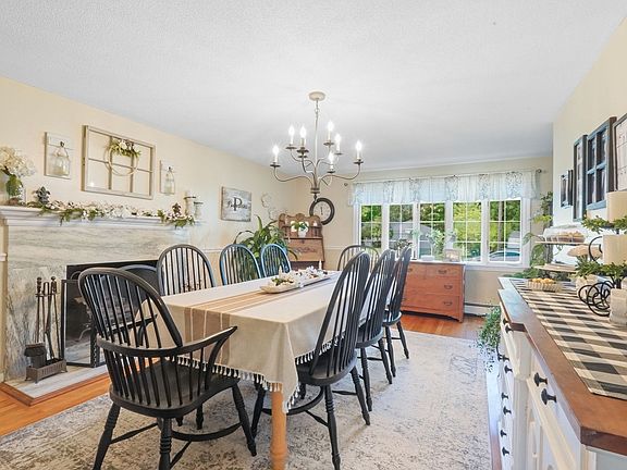 5th image of 36 Decorie Dr