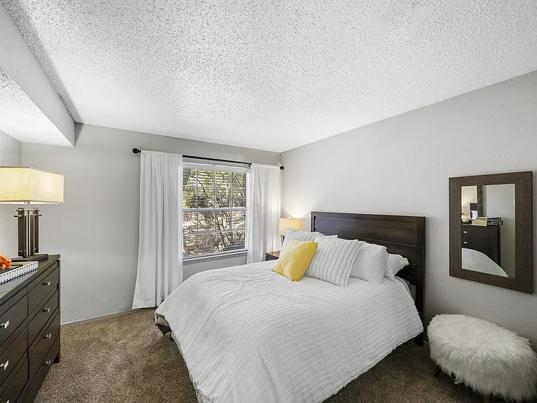 Trinity Apartments — Photo 33