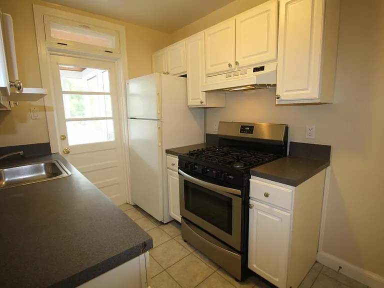 712 N Oakland St — Photo 18