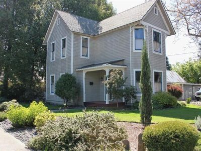 423 NW A St, Grants Pass, OR, 97526