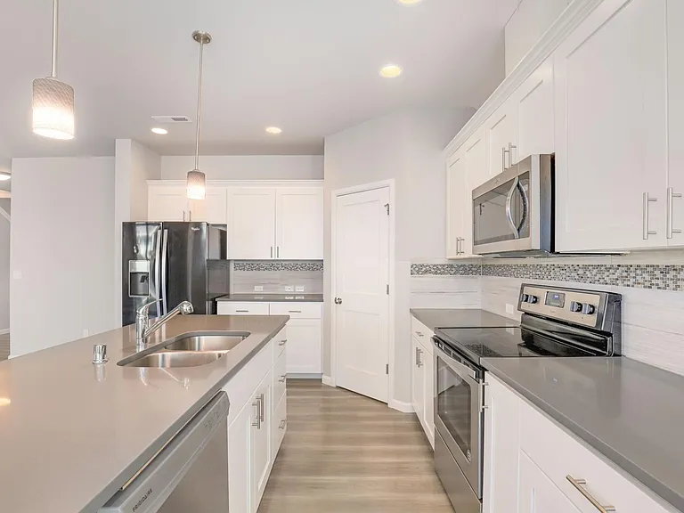 9948 Dotson St SE — Photo 8