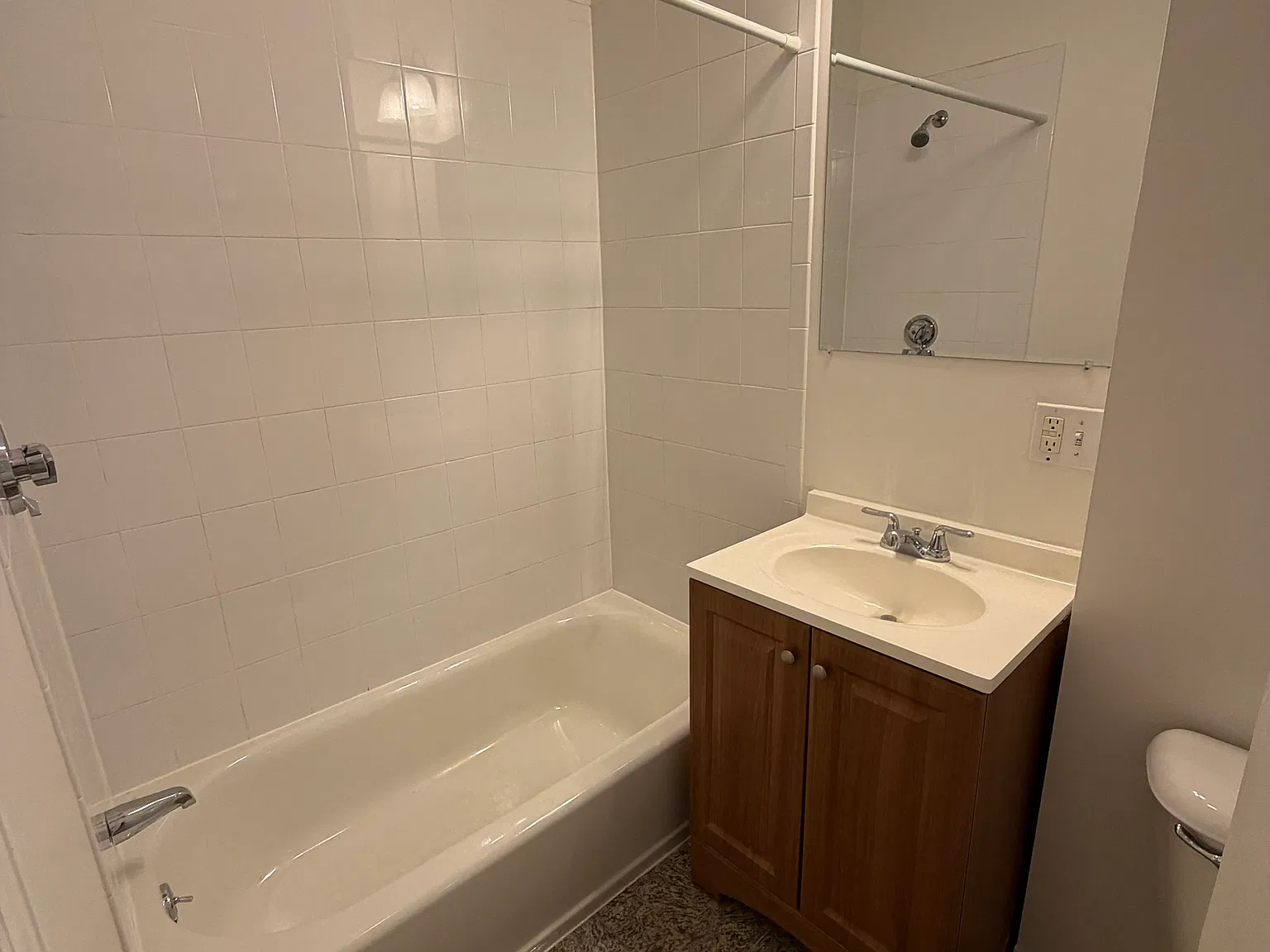 Studio, 1.0 bath, $2,300 — Photo 4