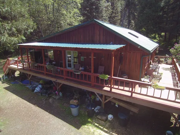 1151 Eakin Rd, Azalea, OR 97410