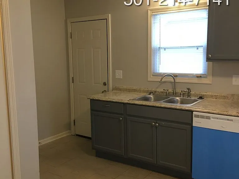 807 S Main — Photo 6