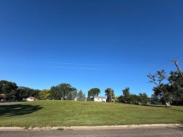 1st image of 900 6th St