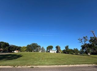 900 6th St, Springfield, SD 57062