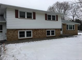 1415 Creek St, Rochester, NY 14625