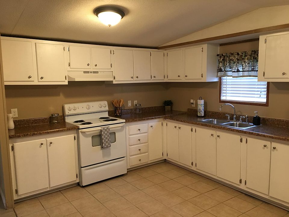 2nd image of 205 Pleasant Ave