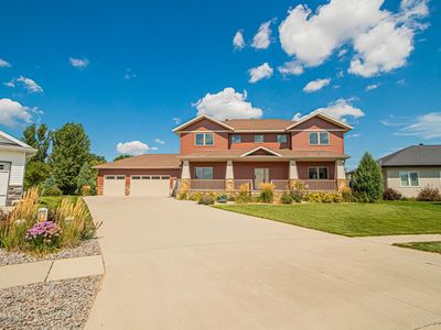 72 30th Ave E, West Fargo, ND, 58078