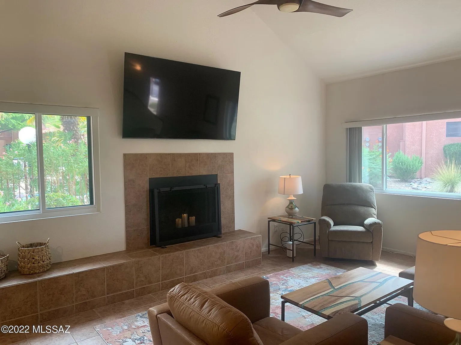 2 bed, 2.0 bath, 1370 sqft, $1,800 — Photo 3