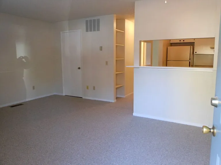 1250 Salem Pl — Photo 6