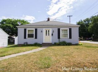 1718 Berkley Ave SW, Wyoming, MI 49509