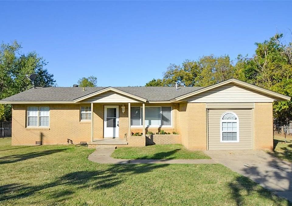 FRONT OF PROPERTY AT 705 N CHRISTINE