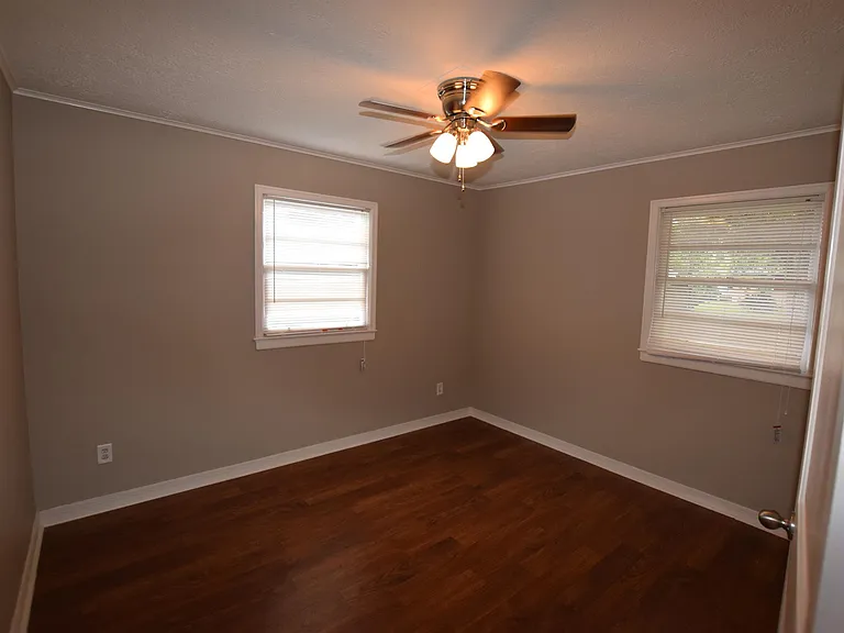 3513 Monroe St — Photo 11