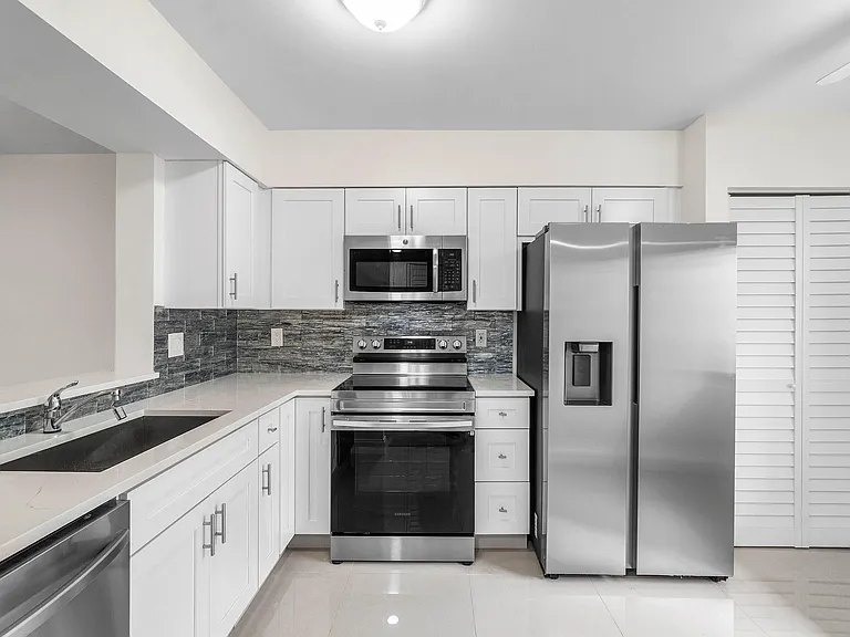 7290 Kinghurst Dr #106 — Photo 5