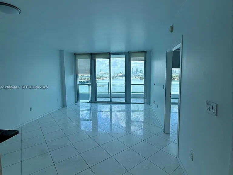 540 West Ave #1013 — Photo 10