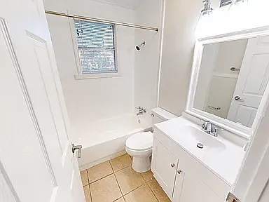 409 Augusta Ave — Photo 16